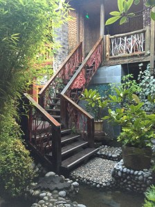 Lijiang Hotel Courtyard