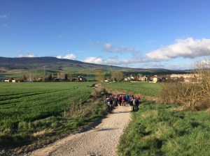 Day trippers gathering outside Cizor Menor