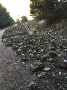 Petitions under rocks on Alto del Poyo