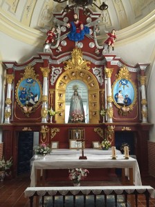 Ermita Virgen del Perales altar