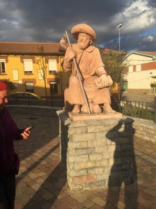 Kelly communicating with Santiago